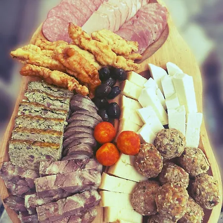 Alojamento de Turismo Rural Voinescu House - Natural Living & Eating Simon